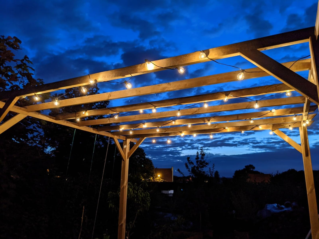 Comment Choisir la Meilleure Guirlande LED Solaire pour Votre Pergola : Éclairage Pratique et Élégant